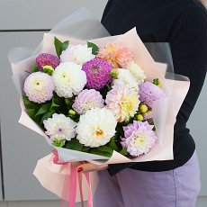 Заказать Букет цветов "Георгины" с доставкой в Charlotte.ru Букет цветов "Георгины"