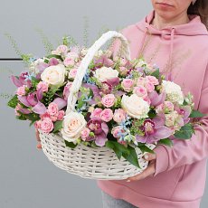 Заказать Корзина с цветами "Нежная палитра" с доставкой в Charlotte.ru Корзина с цветами "Нежная палитра"
